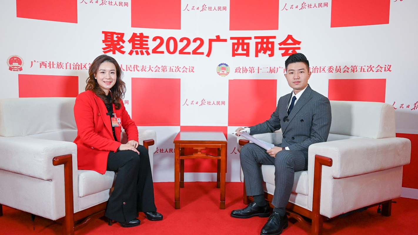 【3】广西政协委员、bob体验官网董事长韦茜接受专访。严立政摄.jpg?x-oss-process=style/w10